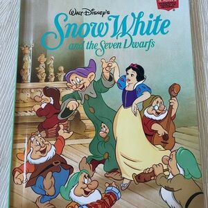 Like New - Disney Snow White and the Seven Dwarfs Illustrated Book